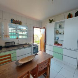 Casa Residencial com 131m², 2 quartos, 1 suíte, 2 garagens, no bairro São João Do Rio Vermelho em Florianópolis