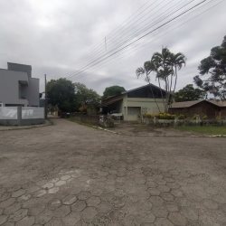 Terreno Comercial/Residencial com 1850m², no bairro Carianos em Florianópolis