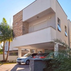 Casa em Condomínio com 161m², 4 quartos, 1 suíte, 4 garagens, no bairro Monte Verde em Florianópolis