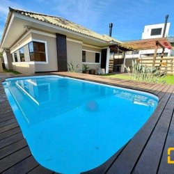 Casa em Condomínio com 197m², 4 quartos, 3 suítes, 2 garagens, no bairro Cachoeira do Bom Jesus em Florianópolis