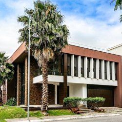 Casa em Condomínio com 400m², 3 quartos, 3 suítes, 2 garagens, no bairro Cacupé em Florianópolis