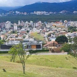 Terreno Comercial/Residencial com 720m², no bairro Agronômica em Florianópolis
