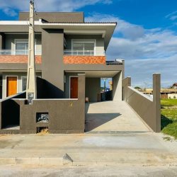 Casa Residencial com 138m², 3 quartos, 1 suíte, 2 garagens, no bairro Campeche em Florianópolis