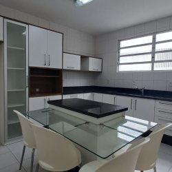 Apartamentos com 139m², 3 quartos (sendo 1 suíte), 1 garagem, no bairro Centro em Florianópolis