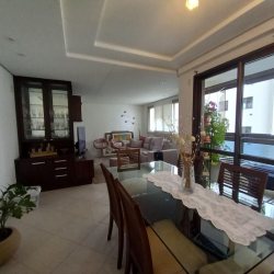 Apartamentos com 110m², 3 quartos, 1 suíte, 2 garagens, no bairro Centro em Florianópolis