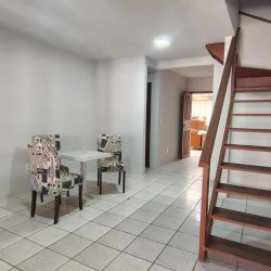 Sobrado Residencial com 85m², 2 quartos (sendo 1 suíte), 1 garagem, no bairro Ingleses do Rio Vermelho em Florianópolis