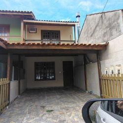 Sobrado Residencial com 85m², 2 quartos, 1 suíte, 1 garagem, no bairro Ingleses do Rio Vermelho em Florianópolis