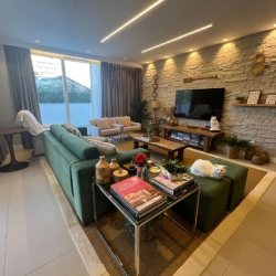 Apartamentos com 181m², 3 quartos (sendo 3 suítes), 3 garagens, no bairro Centro em Florianópolis