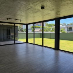 Casa em Condomínio com 265m², 4 quartos (sendo 4 suítes), 6 garagens, no bairro São João Do Rio Vermelho em Florianópolis