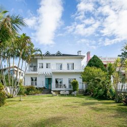 Casa em Condomínio com 300m², 5 quartos, 2 suítes, 4 garagens, no bairro Lagoa da Conceição em Florianópolis