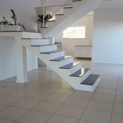 Casa Residencial com 102m², 2 quartos (sendo 2 suítes), 2 garagens, no bairro Campeche em Florianópolis