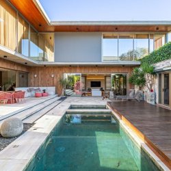 Casa em Condomínio com 842m², 4 quartos, 4 suítes, 5 garagens, no bairro Cacupé em Florianópolis