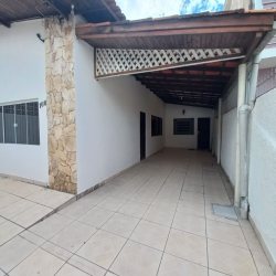 Casa Residencial com 85m², 2 quartos, 2 garagens, no bairro Canto em Florianópolis