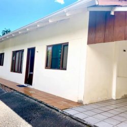 Casa Residencial com 131m², 3 quartos, 2 garagens, no bairro Salto Weissbach em Blumenau