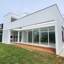 Casa em Condomínio com 297m², 4 quartos (sendo 4 suítes), 6 garagens, no bairro Rio Vermelho em Florianópolis