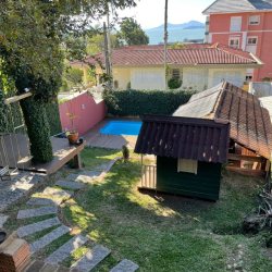 Casa Residencial com 204m², 4 quartos, 1 suíte, 2 garagens, no bairro Agronômica em Florianópolis