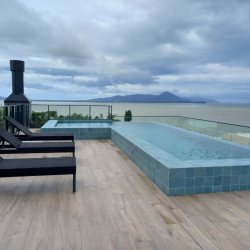 Studio Residencial com 37m², 1 quarto, 1 garagem, no bairro Coqueiros em Florianópolis