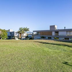 Terrenos Residenciais com 761m², no bairro Cacupé em Florianópolis