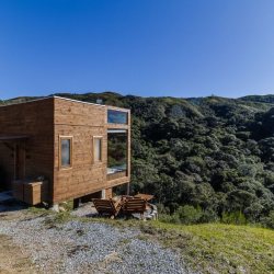 Chalé com 45m², 1 quarto, 1 garagem, no bairro Centro em Anitápolis