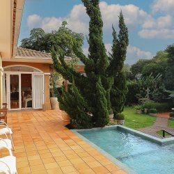 Casa Residencial com 289m², 3 quartos, 3 suítes, 2 garagens, no bairro Lagoa Da Conceição em Florianópolis