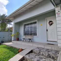 Casa Residencial com 168m², 3 quartos, 1 suíte, 2 garagens, no bairro Capoeiras em Florianópolis