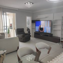 Apartamentos com 121m², 4 quartos, 2 suítes, 2 garagens, no bairro Balneário em Florianópolis