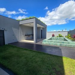 Casa Residencial com 260m², 3 quartos, 3 suítes, 2 garagens, no bairro Vargem Do Bom Jesus em Florianópolis