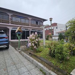 Casa Residencial com 180m², 4 quartos, 2 suítes, 2 garagens, no bairro Passa Vinte em Palhoça