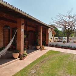 Casa Residencial com 306m², 2 quartos, 1 suíte, 1 garagem, no bairro Cachoeira Do Bom Jesus em Florianópolis