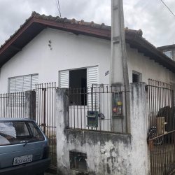 Casa Residencial/Comercial com 127m², 2 garagens, no bairro Itacorubi em Florianópolis