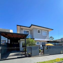 Casa Residencial com 89m², 3 quartos, 2 garagens, no bairro Potecas em São José