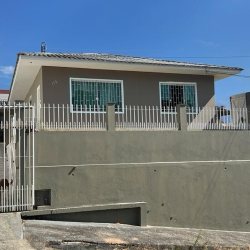 Casa Residencial com 122m², 3 quartos, 4 garagens, no bairro Fazenda Santo Antônio em São José
