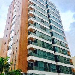 Apartamentos com 169m², 4 quartos, 4 suítes, 2 garagens, no bairro Centro em Florianópolis