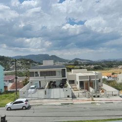 Casa Residencial com 81m², 2 quartos, 2 garagens, no bairro Bela Vista em Palhoça