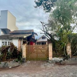 Casa Residencial com 116m², 3 quartos, 5 garagens, no bairro Rio Tavares em Florianópolis