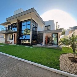 Casa em Condomínio com 275m², 4 quartos, 3 suítes, 6 garagens, no bairro Campeche em Florianópolis