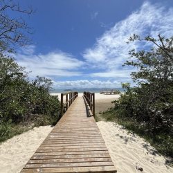 Casa em Condomínio com 185m², 4 quartos, 3 suítes, 2 garagens, no bairro Ponta Das Canas em Florianópolis