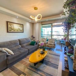 Apartamentos com 106m², 3 quartos, 1 suíte, 2 garagens, no bairro Estreito em Florianópolis