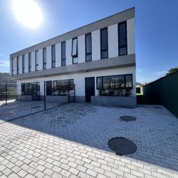 Casa em Condomínio com 183m², 3 quartos, 3 suítes, 2 garagens, no bairro Ingleses do Rio Vermelho em Florianópolis