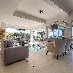 Casa Residencial com 818m², 6 quartos (sendo 4 suítes), 4 garagens, no bairro Canajurê em Florianópolis