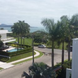 Casa Residencial com 421m², 4 quartos, 4 suítes, 4 garagens, no bairro Jurerê em Florianópolis