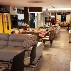 Casa Residencial com 380m², 5 quartos, 4 suítes, 2 garagens, no bairro Jurerê Internacional em Florianópolis