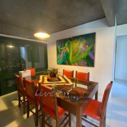 Casa Residencial com 200m², 3 quartos, 1 suíte, 1 garagem, no bairro Jurerê Internacional em Florianópolis