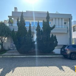 Casa Residencial com 900m², 4 quartos, 4 suítes, 4 garagens, no bairro Jurerê Internacional em Florianópolis