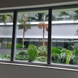 Sala com 26m², 2 garagens, no bairro Saco Grande em Florianópolis