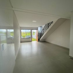 Casa Residencial com 85m², 2 quartos, 2 suítes, 2 garagens, no bairro Bela Vista em Palhoça