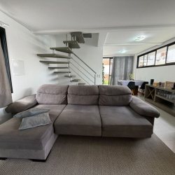 Casa em Condomínio com 118m², 3 quartos, 1 suíte, 2 garagens, no bairro Campeche em Florianópolis