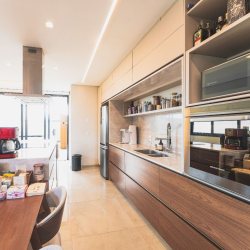 Casa Residencial com 160m², 3 quartos, 1 suíte, 2 garagens, no bairro Campeche em Florianópolis