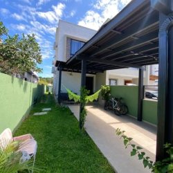Casa Residencial com 97m², 2 quartos, 1 suíte, 1 garagem, no bairro São João Do Rio Vermelho em Florianopolis