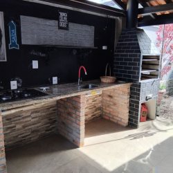 Casa Residencial com 130m², 3 quartos, 1 suíte, 2 garagens, no bairro São João Do Rio Vermelho em Florianópolis